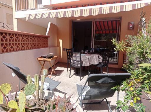Charmant Studio Fonctionnel Avenue Des Allies Cavalaire-sur-Mer Exterior photo